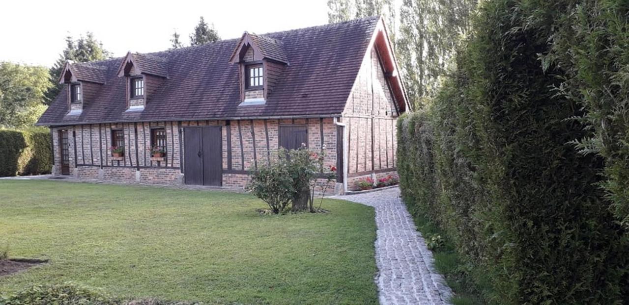 Le Petit Gite De La Varenne Saint-Hellier Екстер'єр фото