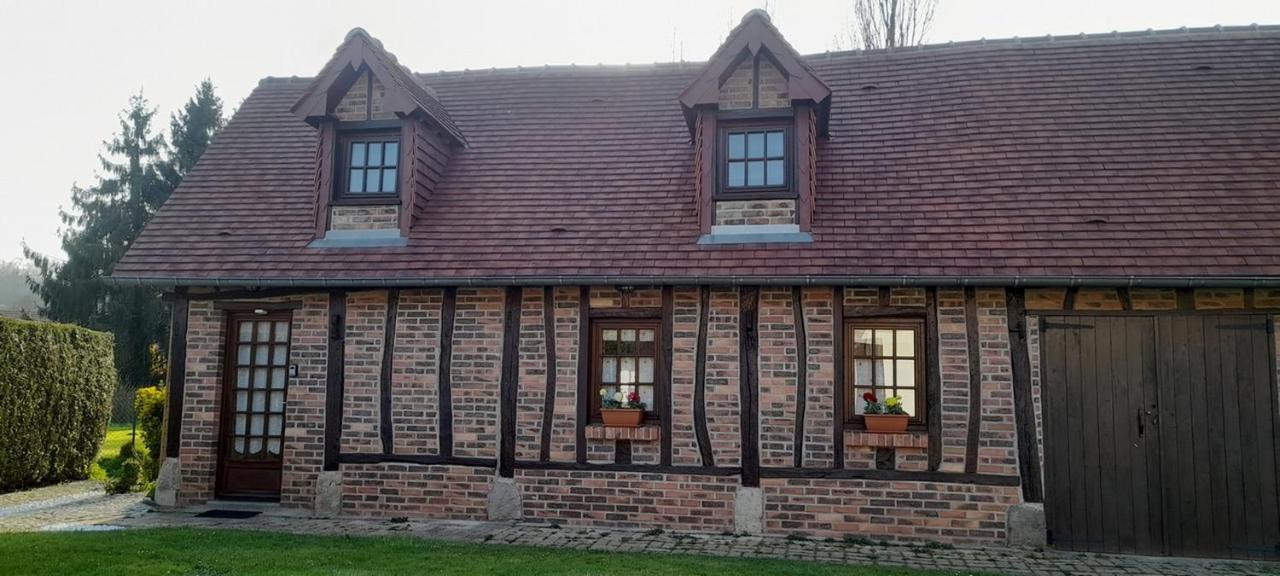 Le Petit Gite De La Varenne Saint-Hellier Екстер'єр фото